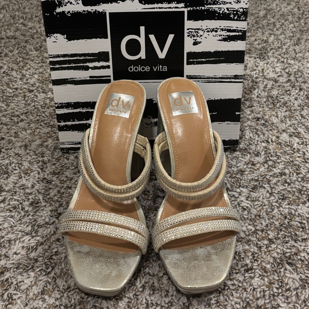 DV by Dolce Vita Metallic Gold Strappy Block Heel Sandal - Picture 4 of 9